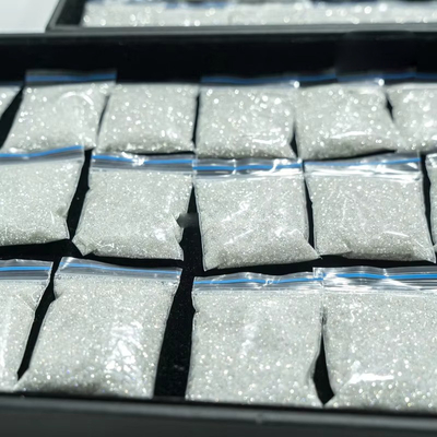 الحجم الصغير الجولة الميلي موسانيت 1.0 CT لكل حزمة مع تأثيرات ضوئية اللون