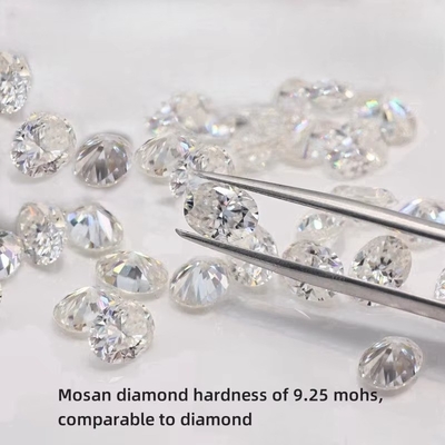بيضاوي لامع قطع فضفاض الماس موسانيت 3 * 5mm-10 * 14mm حجم صغير لصنع المجوهرات