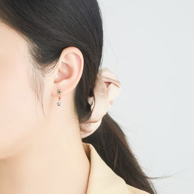 S925 0.6in 1.4g أقراط مرصعة بألوان قوس قزح 5A أقراط حلقية متوسطة الحجم من الفضة الإسترليني